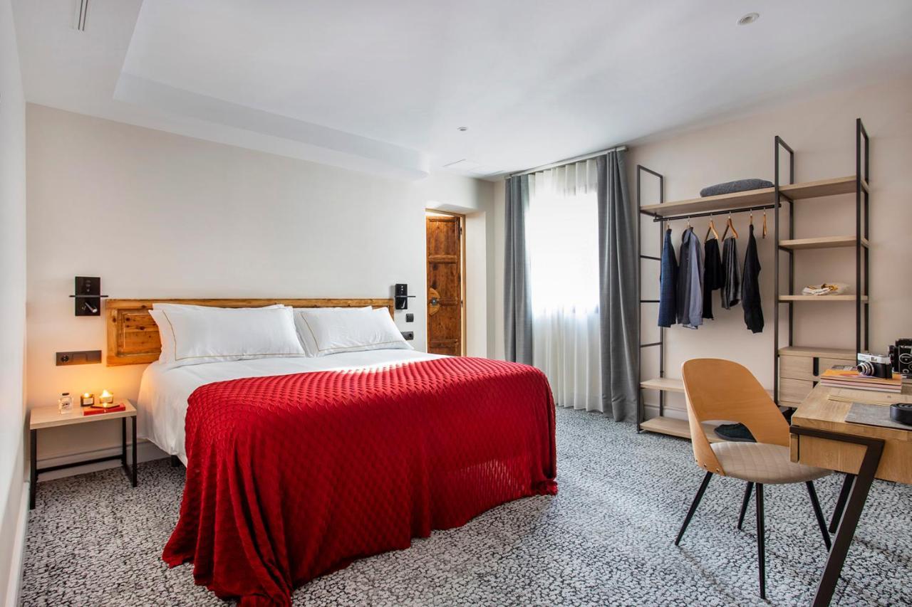 Cal Roure Boutique Hotel Igualada ภายนอก รูปภาพ