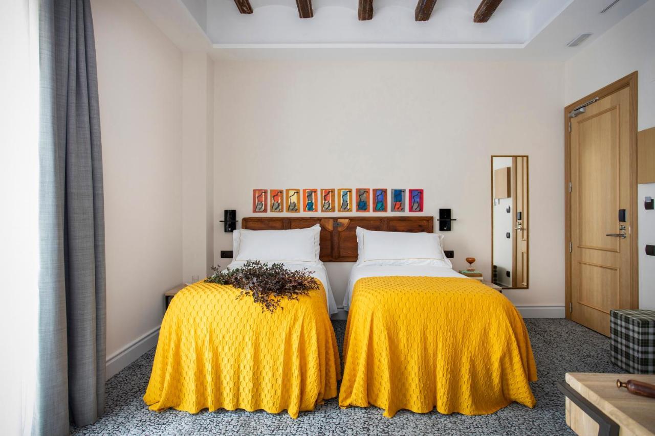 Cal Roure Boutique Hotel Igualada ภายนอก รูปภาพ